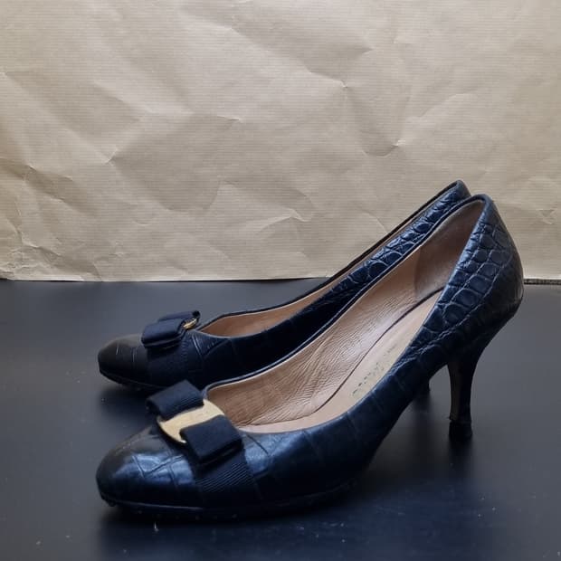 페라가모 여성구두7.5 250굽7