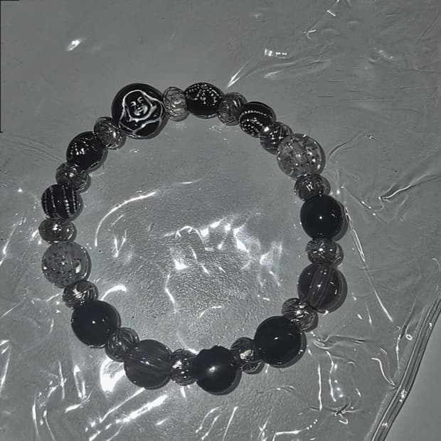 °Noir Petal° Beaded Bracelet
