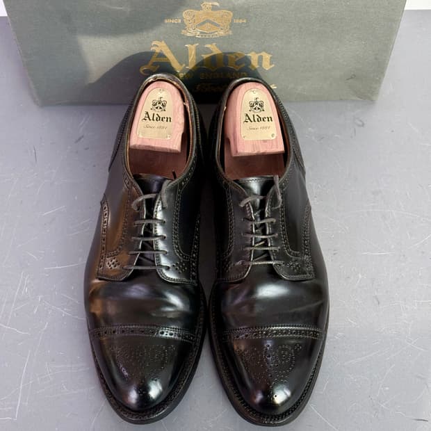 [10E] 알든 2146 블랙 코도반 메달리온 캡토 더비