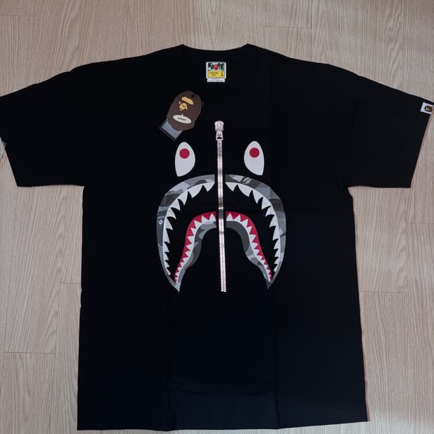 베이프 샤크 반팔 티셔츠