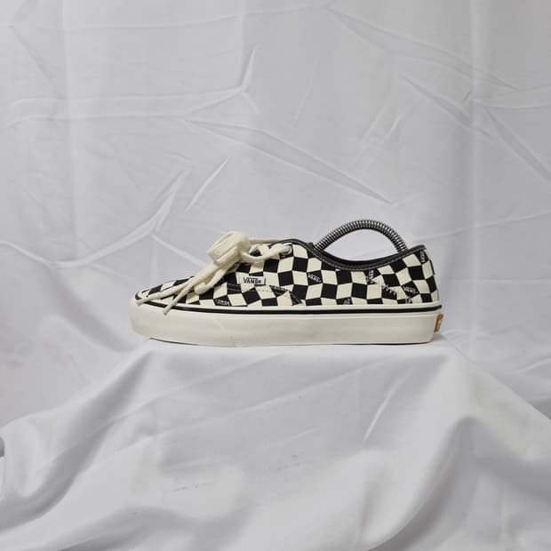 240 반스 어센틱 VR3 체커보드 스니커즈