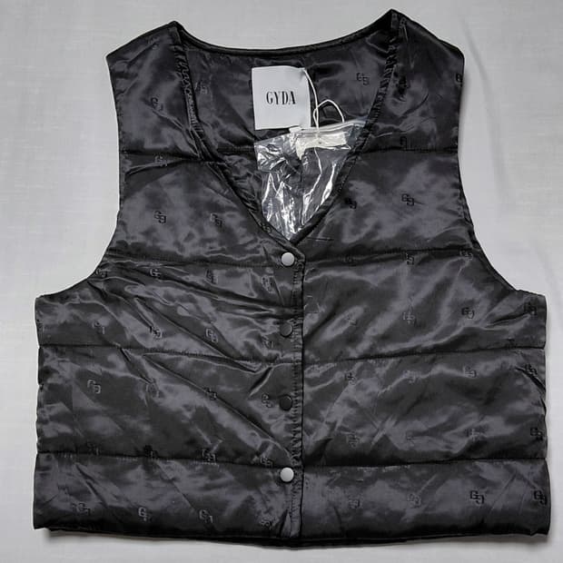 [새상품/무료배송] GYDA(제이다) GG 로고 패턴 경량 패딩 조끼