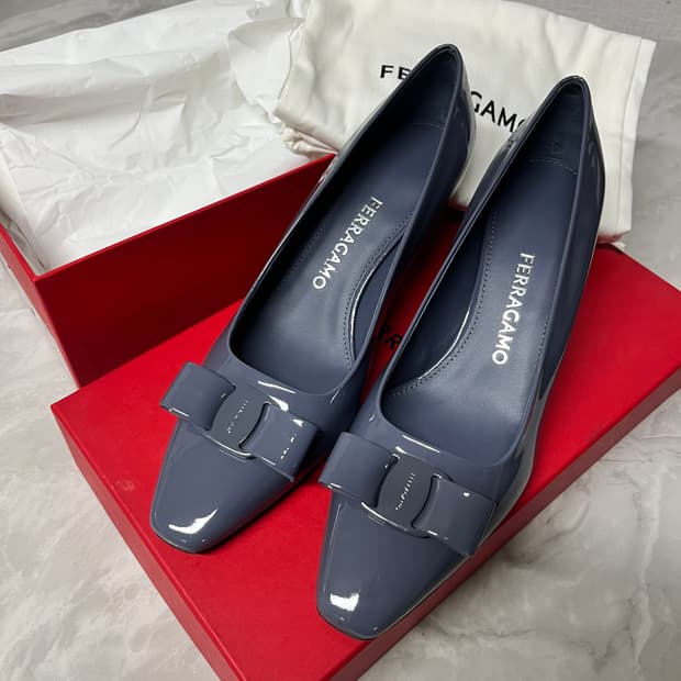 페라가모 펌프스 6 1/2 D볼 새상품