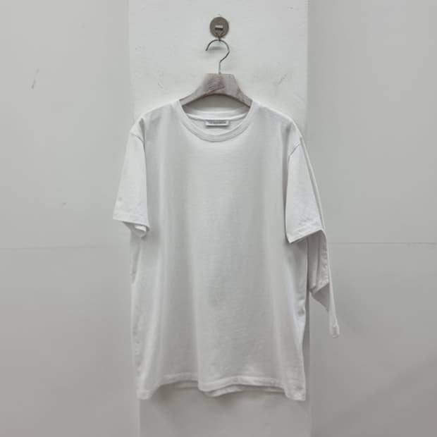 J.W.ANDERSON 조나단 앤더슨