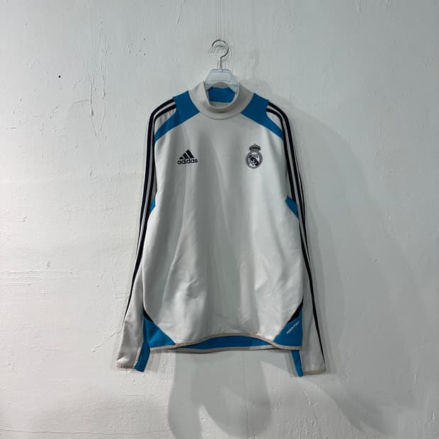 아디다스 레알마드리드 스웨트탑 105
