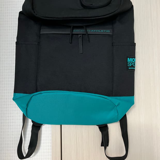 데상트 애슬레틱 백팩입니다