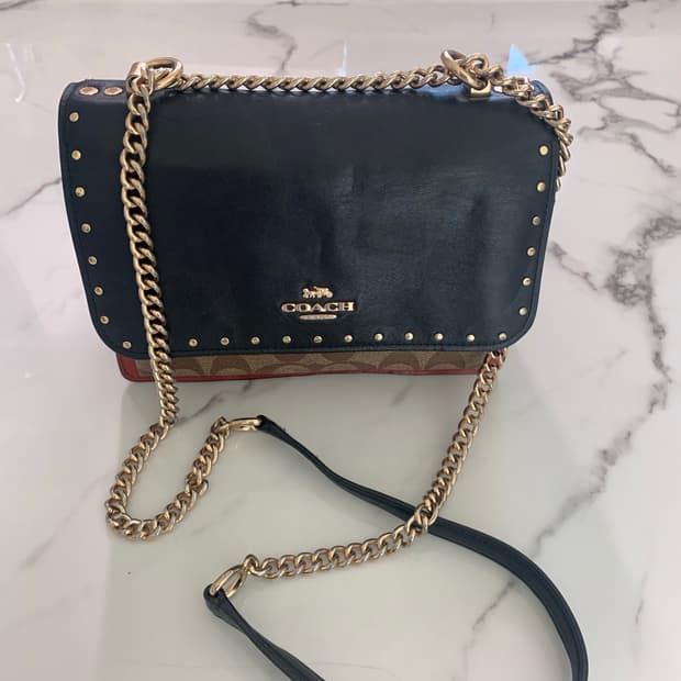 코치 블랙 체인 크로스백