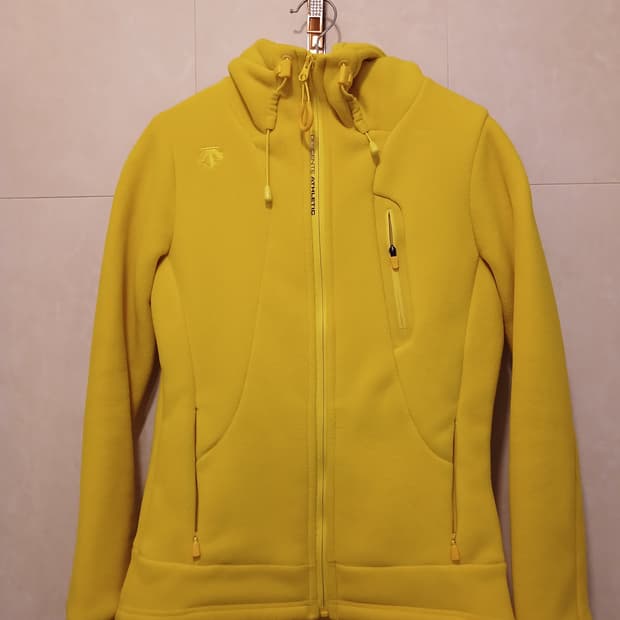 데상트 정품 여성 후드 집업 겨울용 85 사이즈