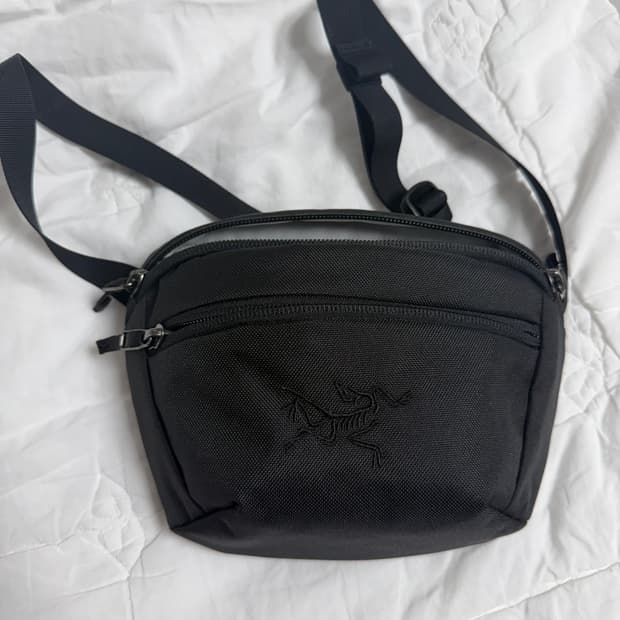 아크테릭스 크로스백