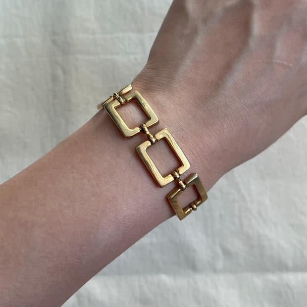 gold bracelet