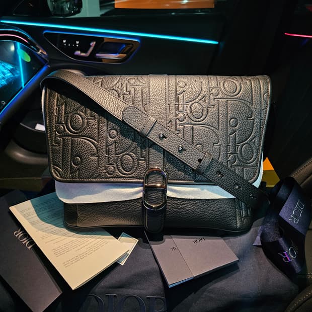 디올 그래비티 플랩 데일리 크로스백 라지사이즈 25Fw