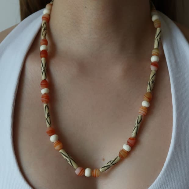coral pattern bead necklace