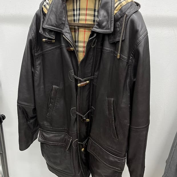 105) 버버리 후드 가죽자켓 