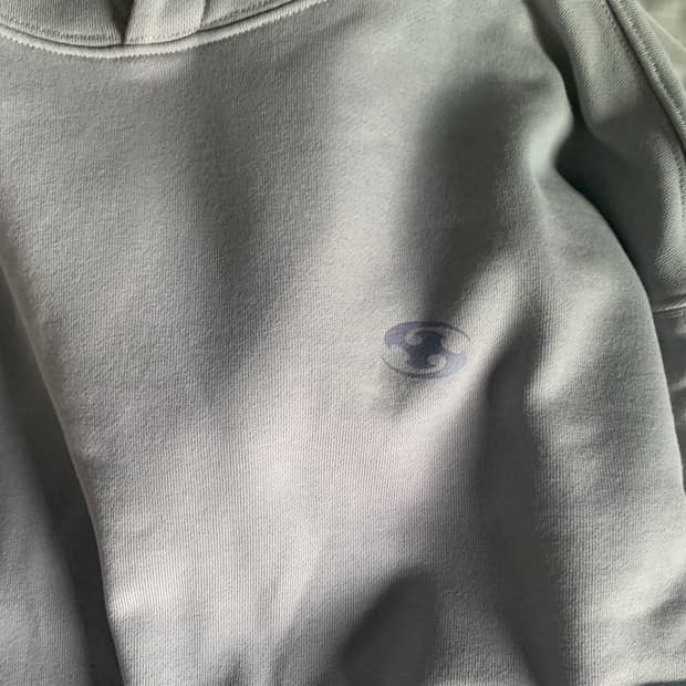 산산기어 후드티