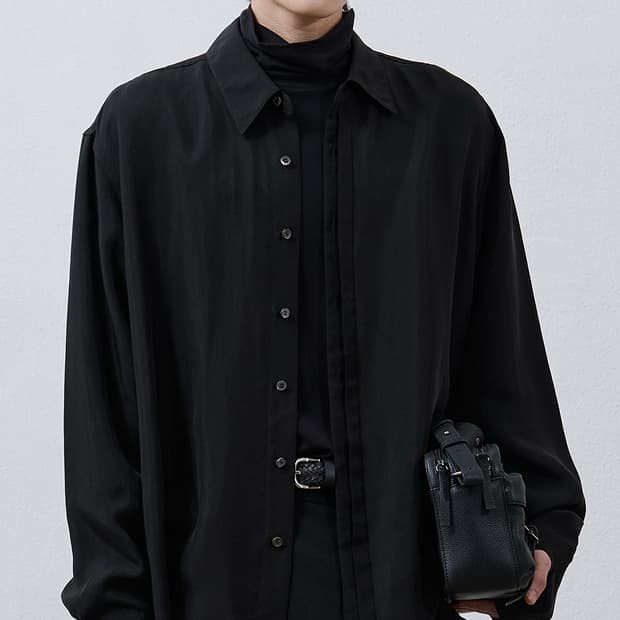 유스 Blind Buttoned Cupro Shirt 블랙