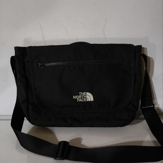 노스페이스 메신저백 크로스백