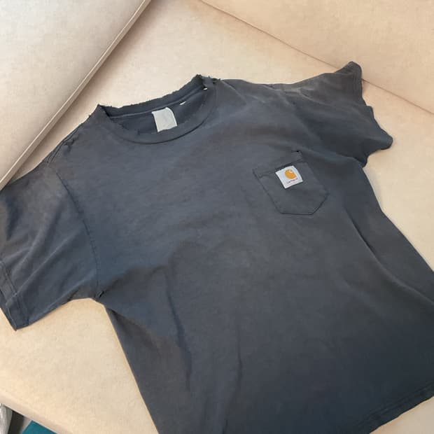 Carhartt distressed sun fadding tee