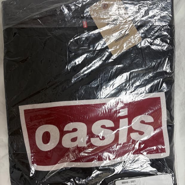 리바이스 오아시스 반팔티 M 새상품 판매합니다