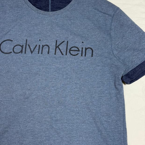 Calvin klein 반팔티