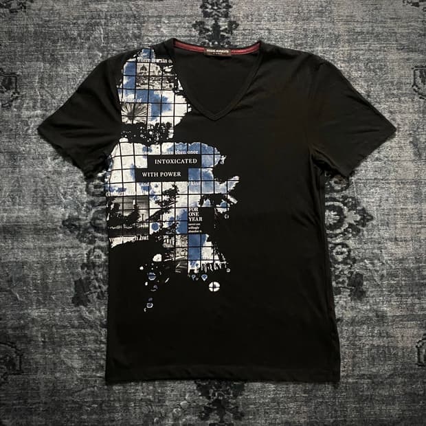 ‘HIDE AWAYS’ V-Kei Mood T-Shirt 