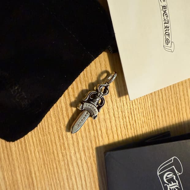 새상품 크롬하츠 더블대거 국내 구입