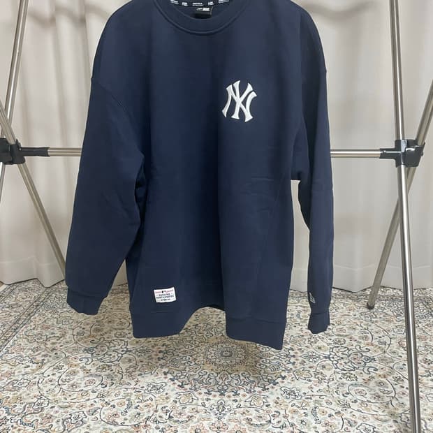 (새상품)뉴에라 맨투맨 XXL