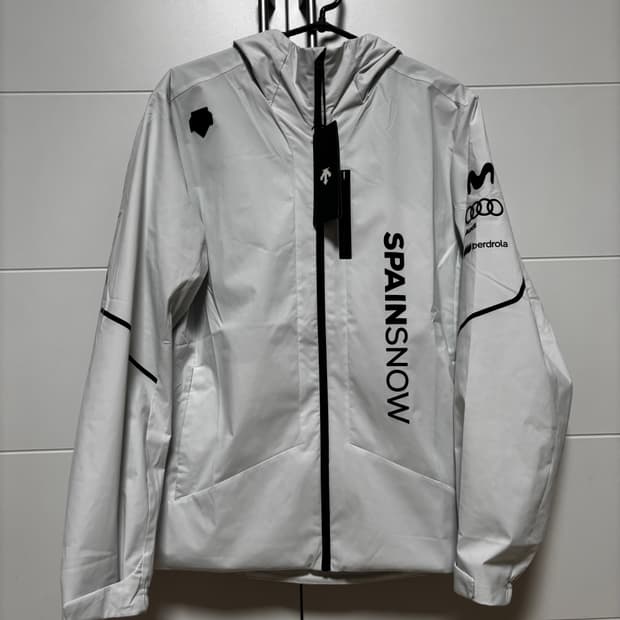 [새제품]데상트 SPAIN SNOW 바람막이 자켓