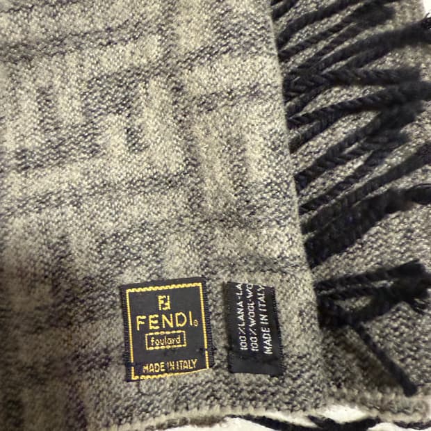 펜디(FENDI) 머플러 판매합니다