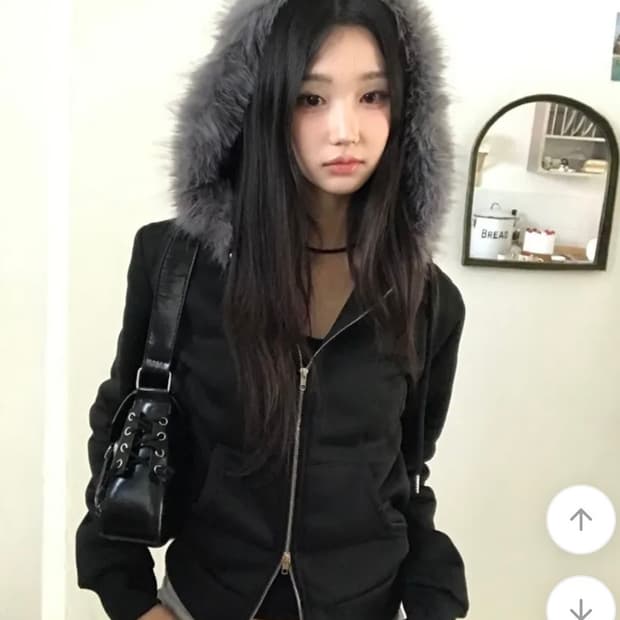 에이블리 유색 투웨이 퍼 후드집업 블랙