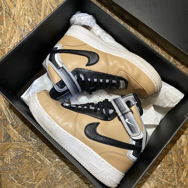 NIKE AIR FORCE 1 RT 275size