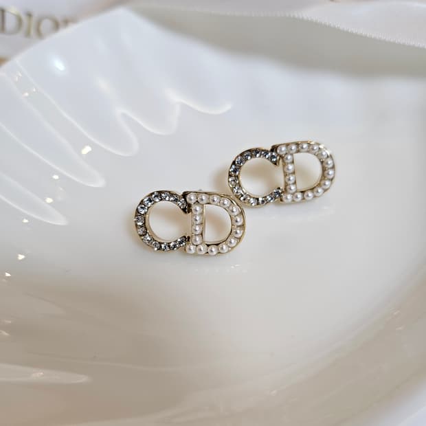 디올 진주 큐빅 금장 귀걸이 업사이클링