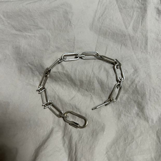 이에르로르 클립 체인 팔찌