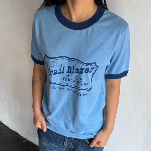 싱글스티치 Trail Blazer 링거 티셔츠 스카이블루