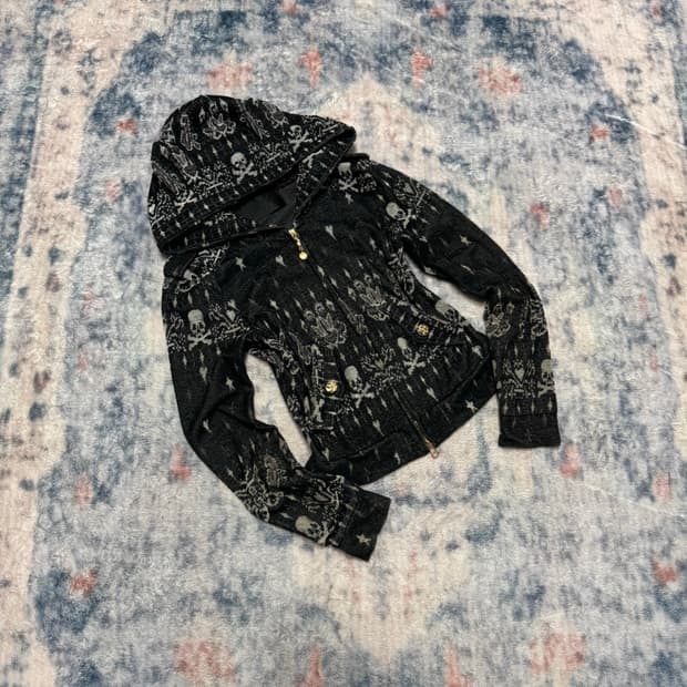 Roen 00s archive usagi skull hoodie