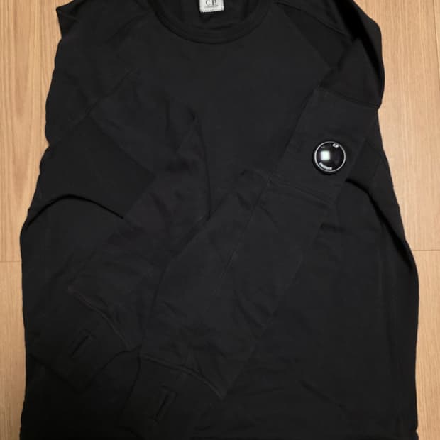 XL) CP컴퍼니 포켓 맨투맨 / 05cmss046a