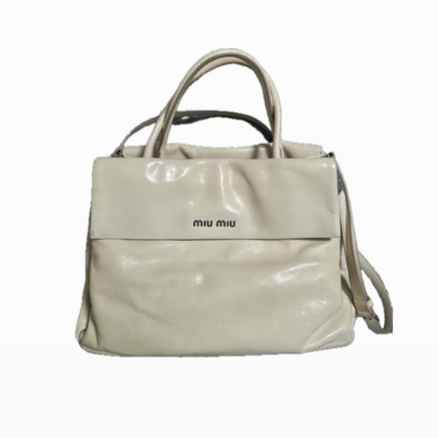 Miumiu 크림 아이보리 사첼백 도트백 