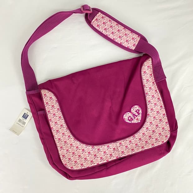 GAP 갭 하트 핑크 크로스백 새상품