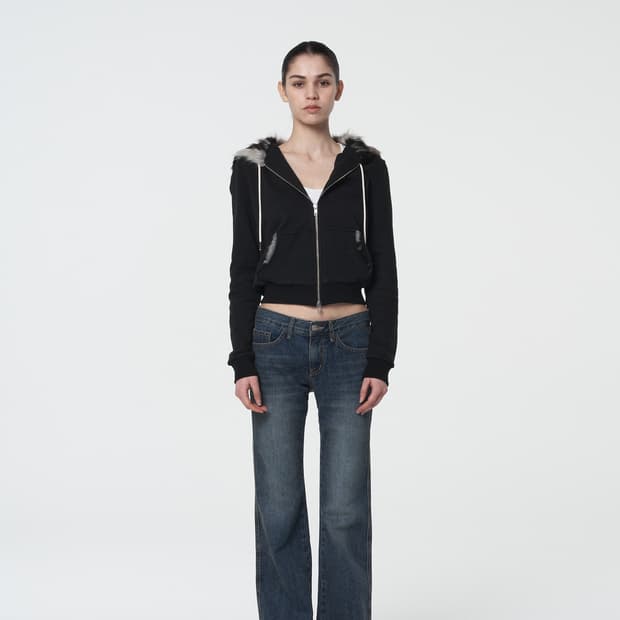 Wolf fur hooded zip-up Black