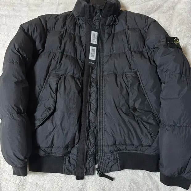 스톤아일랜드 크링클랩스 18fw 블랙 (우원재패딩,s 95~100)