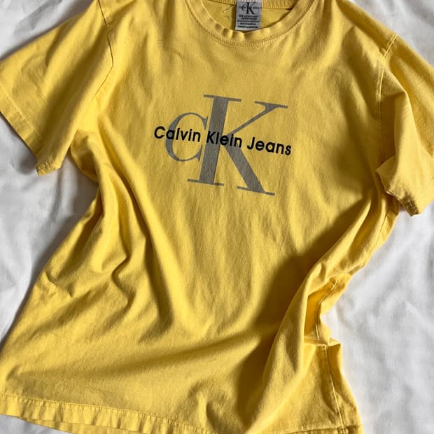 Calvin Klein Vintage yellow t-shirts