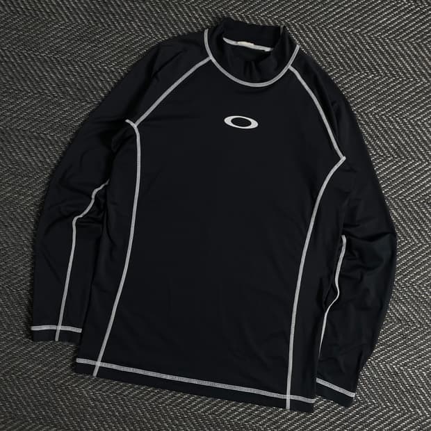 오클리 아이콘 로고 아웃 스티치 트레이닝탑 y 3209