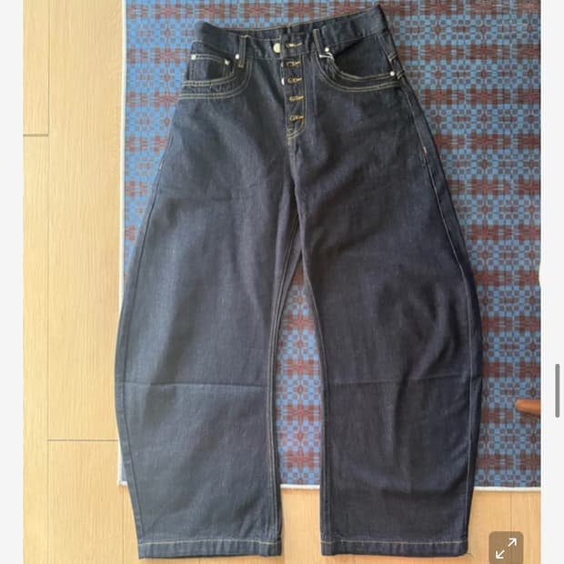 버튼플라이 커브드 팬츠