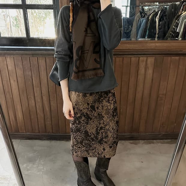 WB ink pattern skirt