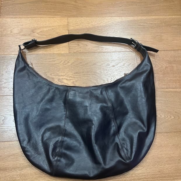 Carf Leather Circle Bag