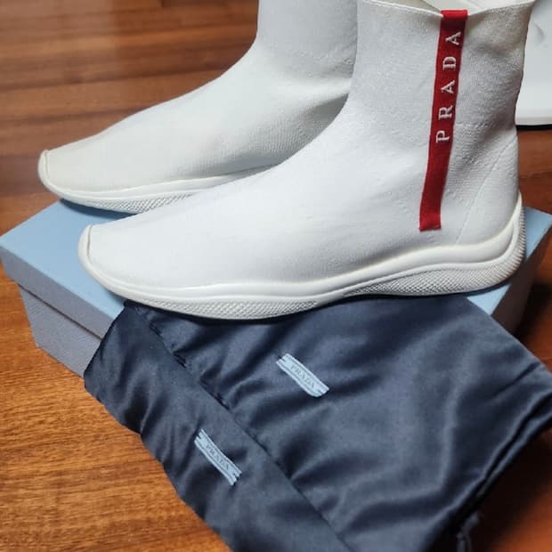 프라다 삭스 스니커즈