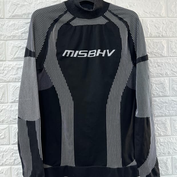 MISBHV 미스비헤이브 스포츠 탑 M