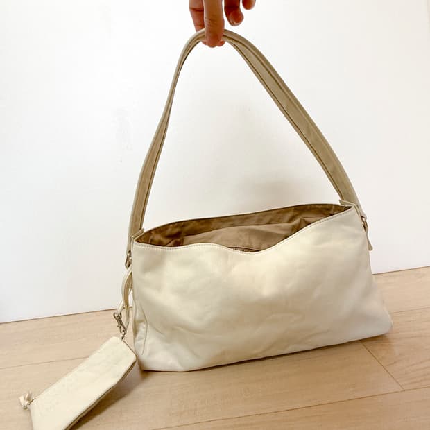 마가렛호웰 숄더백