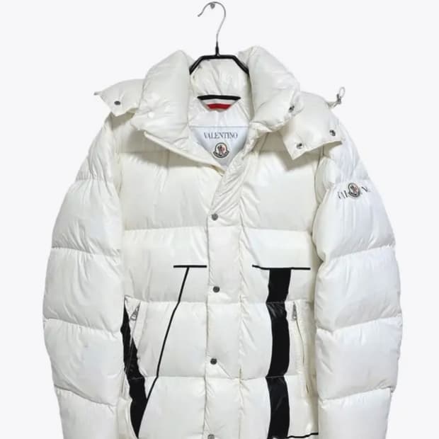 [정품] 발렌티노 × 몽클레어 VLTN 레터링 화이트 패딩 S