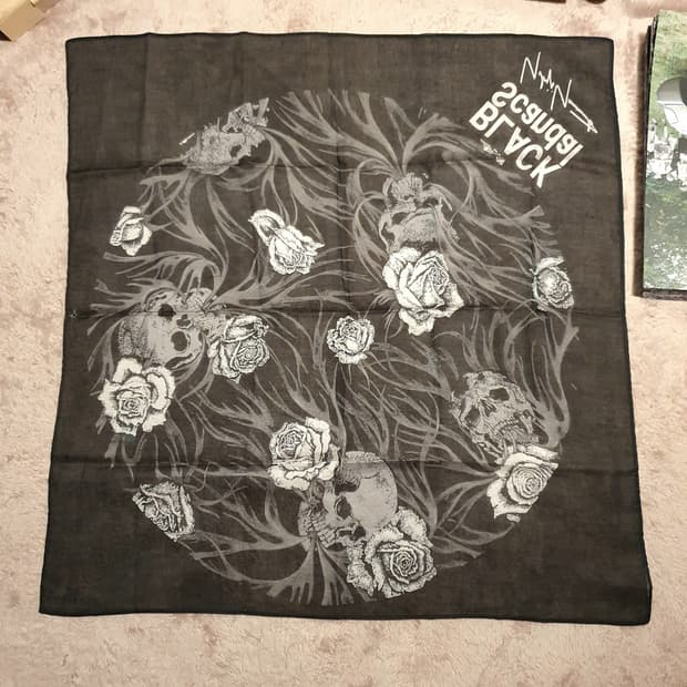 Yohji yamamoto black scandal skull scarf