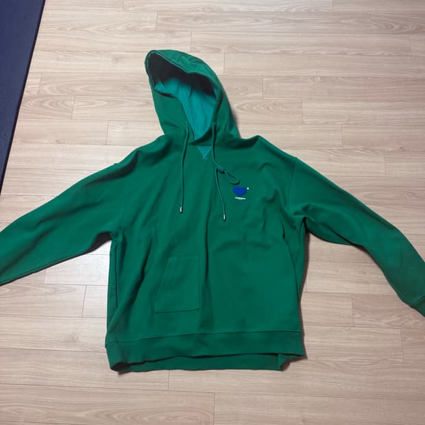 아더에러 트윈하트 후디(22ss) a1사이즈